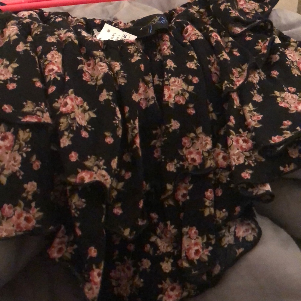 NWT Planet Blue Double Ruffle Crop - Picture 5 of 5